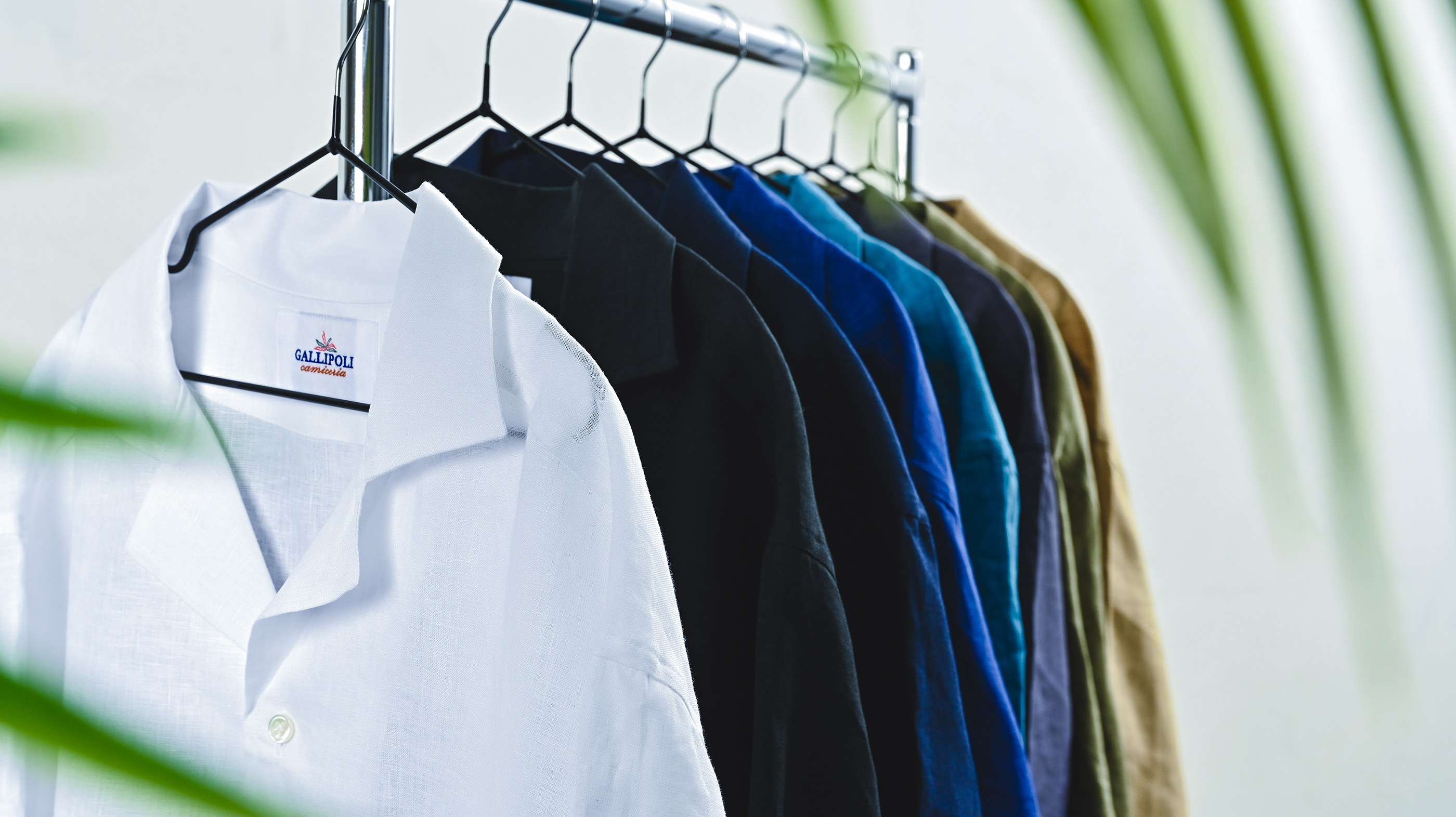 リネンシャツの豊富なカラー展開