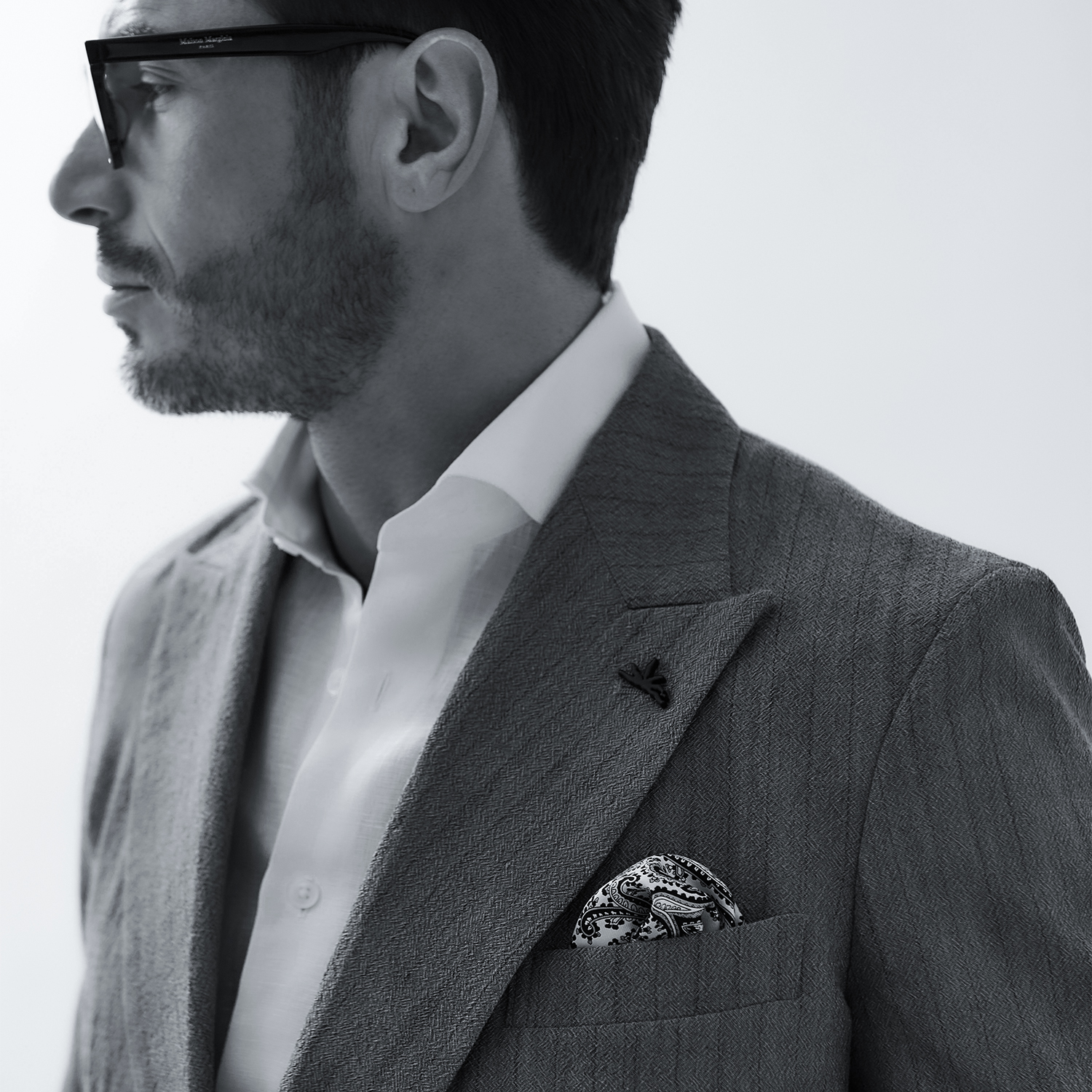 モノクロのルック仮画像